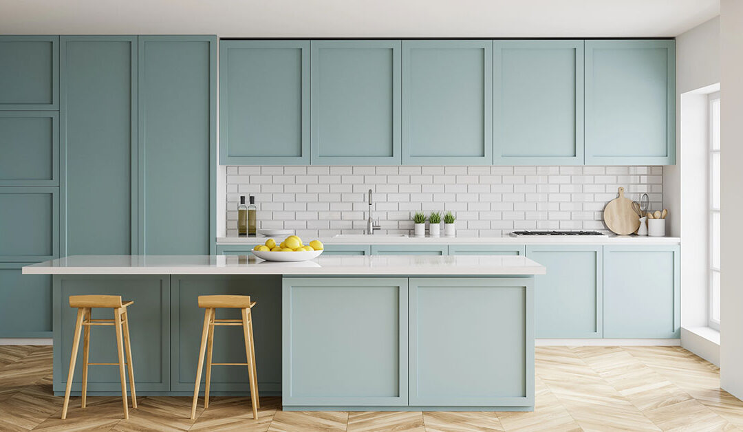 Eine neutral mit Home Staging gestaltete gestaltete Küche einer Immobilie für den Verkauf | Home Staging