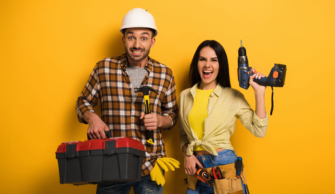 Eigenleistung beim hausbau, zwei Handwerker für die Muskelhypothek