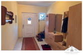 Flur vorn EG - Mit Blick auf den Schweriner See – Eigenheim mit kleiner Ferienwohnung zu verkaufen
