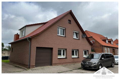 Wohnhaus mit Nebengelass im Herzen von Neukloster zu verkaufen, 23992 Neukloster, Einfamilienhaus