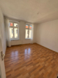 2. Obergeschoss - Solide Kapitalanlage – Modernisiertes Altstadthaus in Hafennähe mit 3 kleinen Wohnungen zu verkaufen