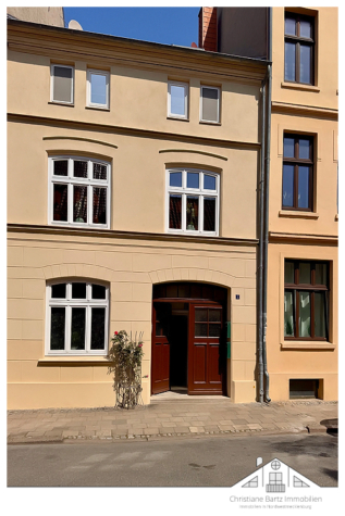 Schickes Stadthaus mit charmantem Innenhof und Einliegerwohnung zu verkaufen, 23966 Wismar, Stadthaus